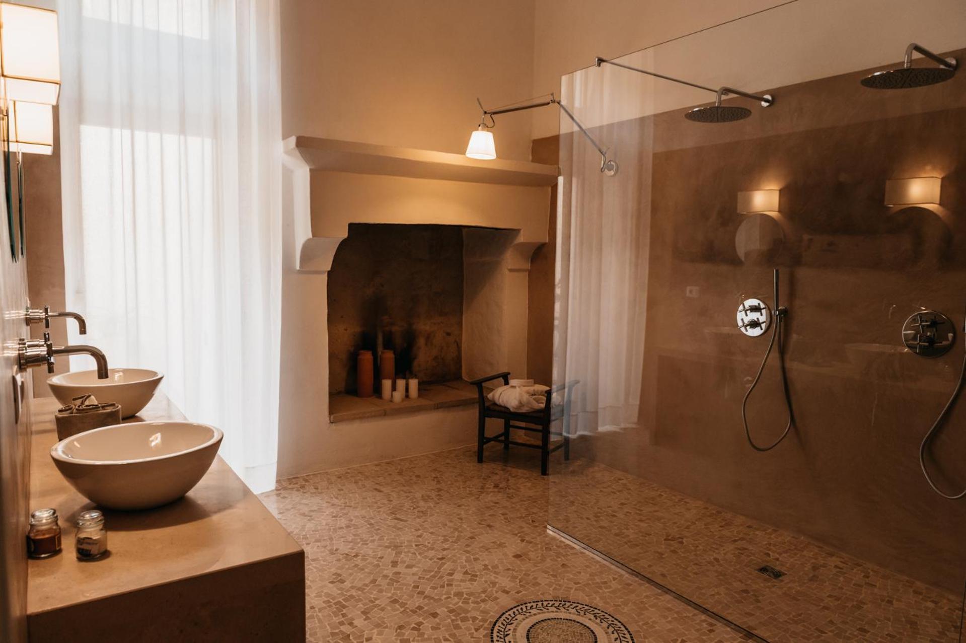 Palazzo Pati Hotel Tiggiano Buitenkant foto