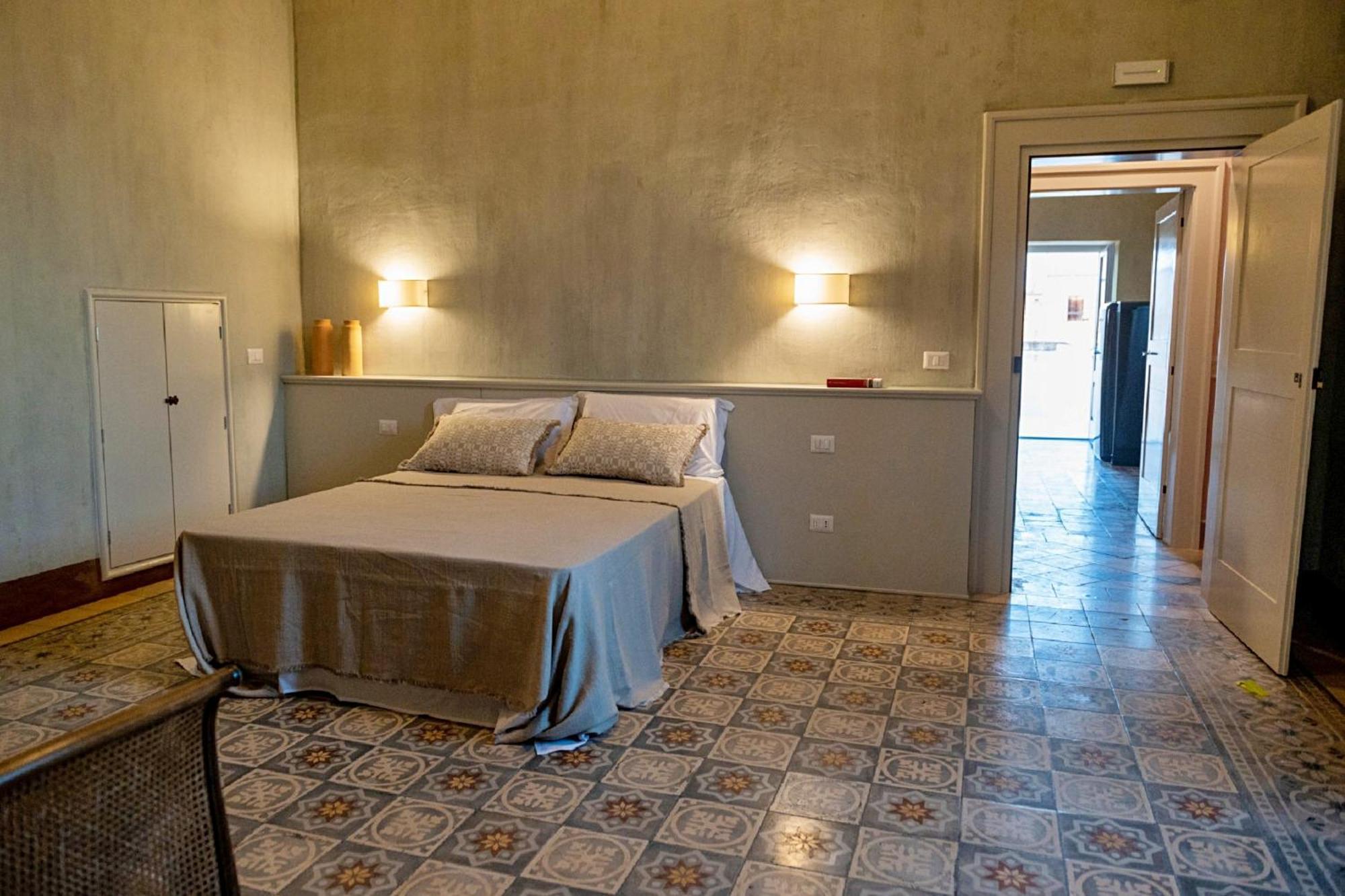 Palazzo Pati Hotel Tiggiano Buitenkant foto