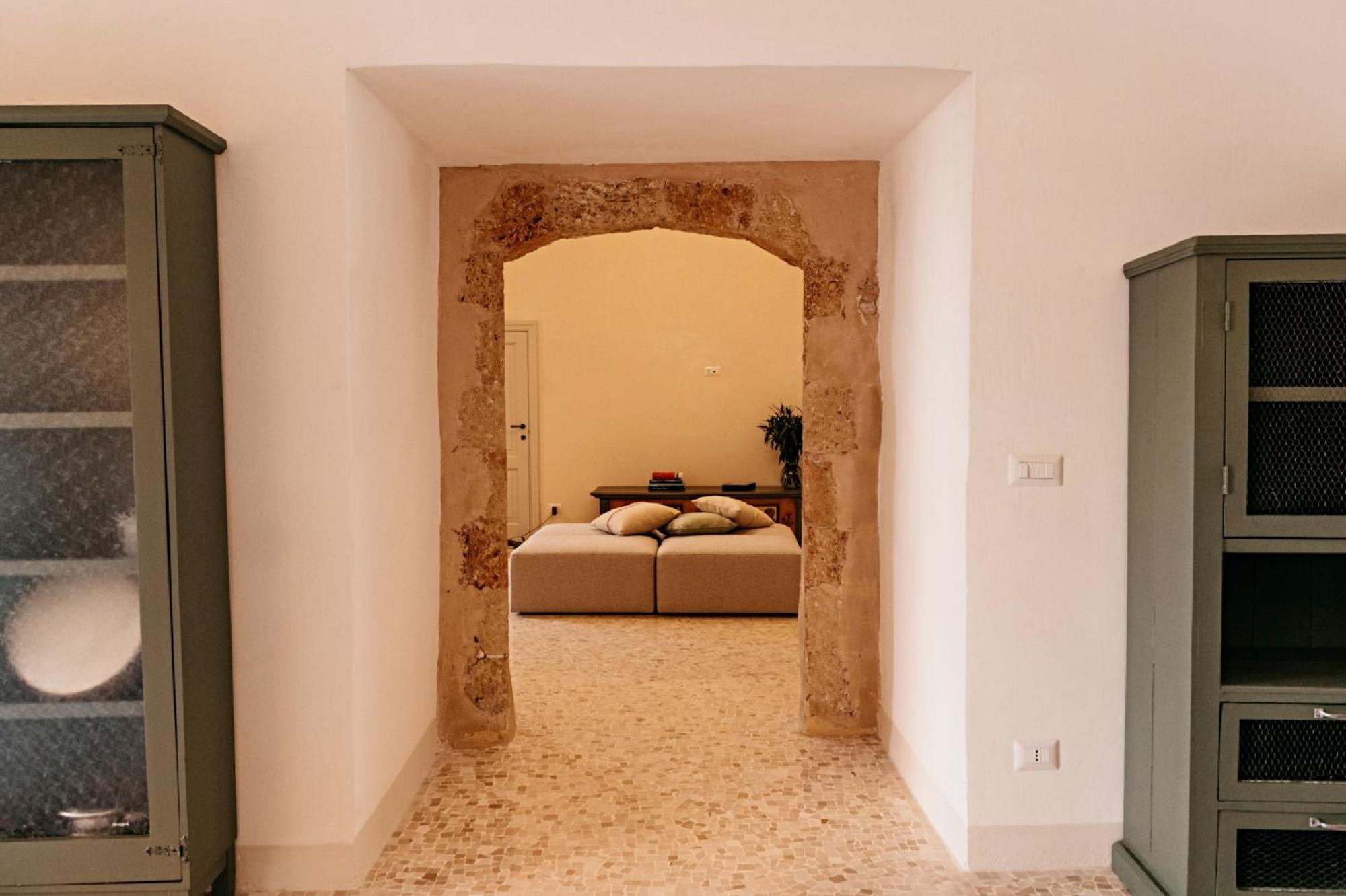 Palazzo Pati Hotel Tiggiano Buitenkant foto